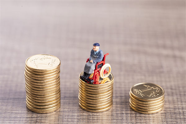 集团管控过程中，如何确保信息的准确传递与共享？