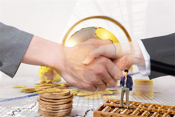 预算编制过程中，如何平衡资源需求与财务约束？